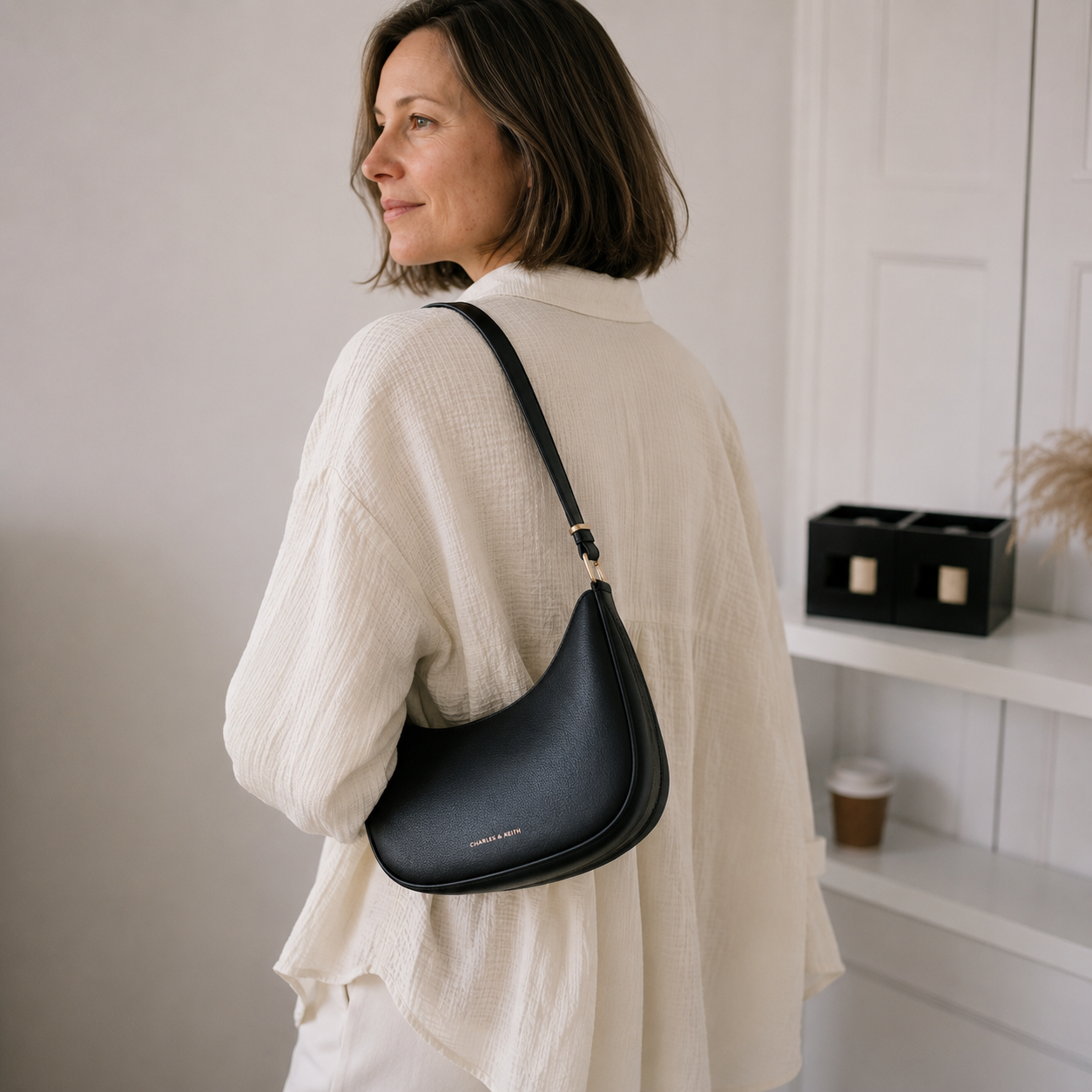 Bolsa Hobo Feminina Aria™ em Couro Sintético Premium