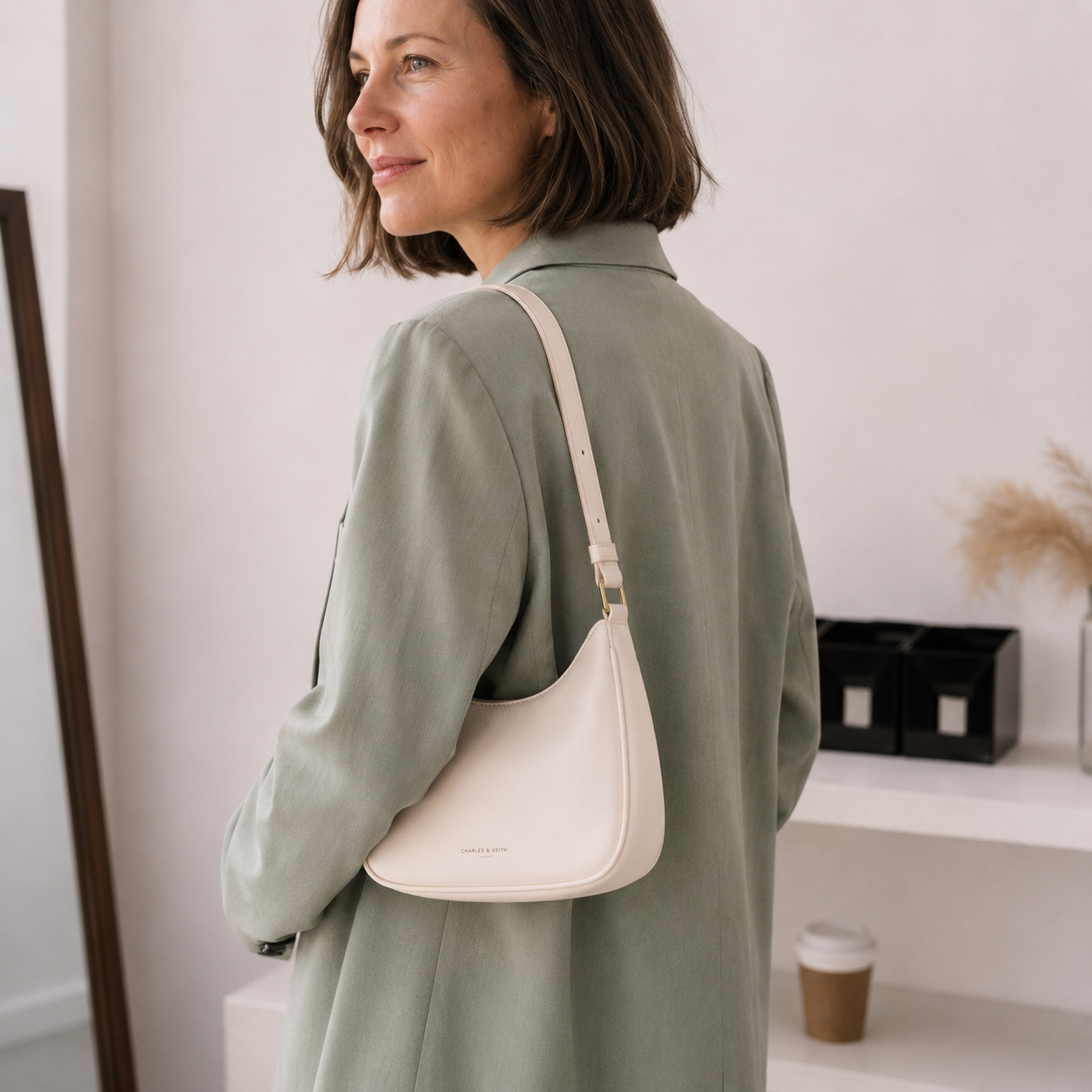Bolsa Hobo Feminina Aria™ em Couro Sintético Premium