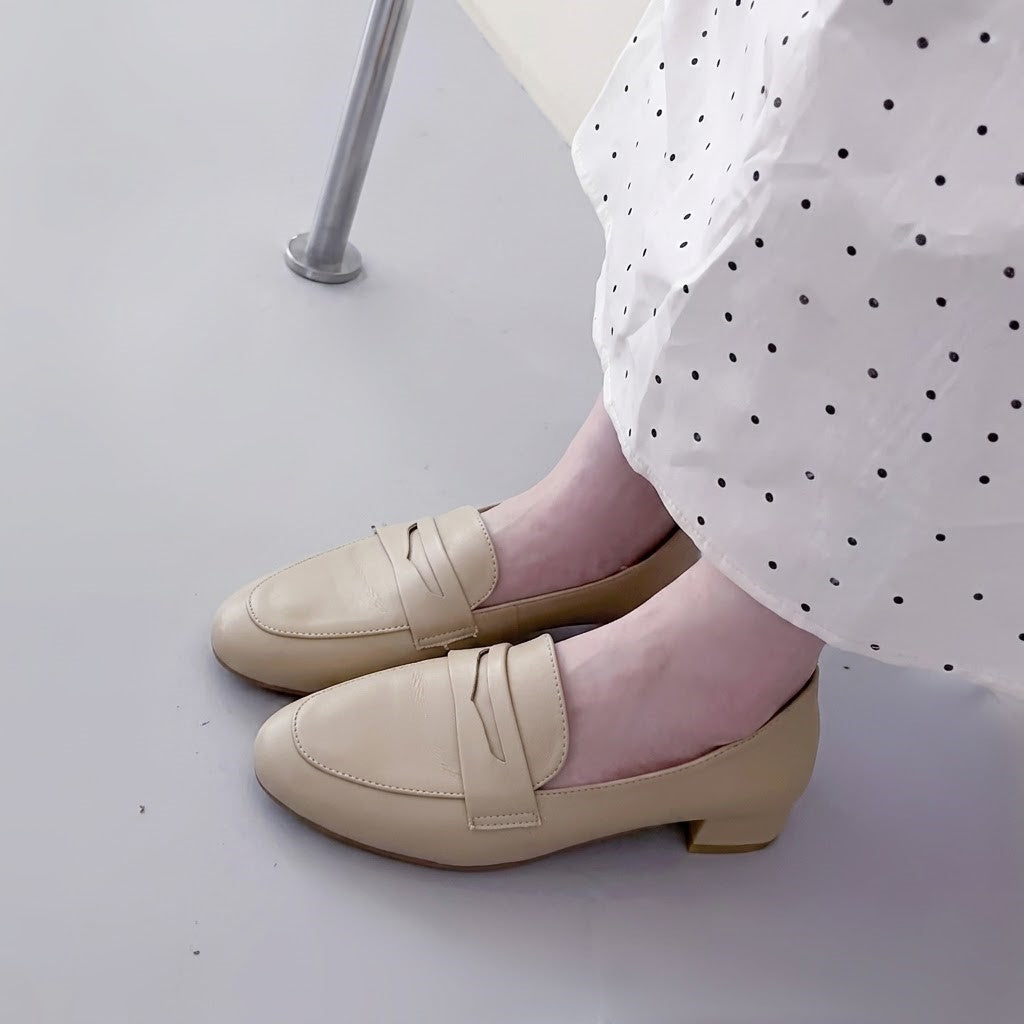 Loafer Feminino Emilia™ em Couro Sintético