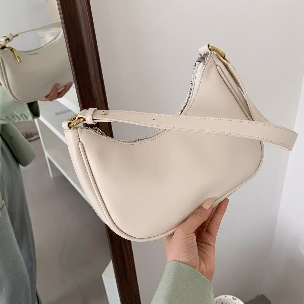 Bolsa Hobo Feminina Aria™ em Couro Sintético Premium